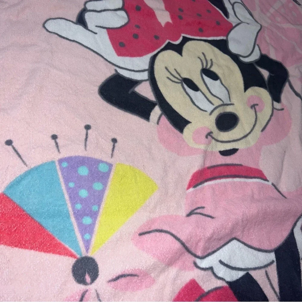Disney towel Minnie Mouse pink beach bath 🛁 🏝️ summer cute soft Disney lover